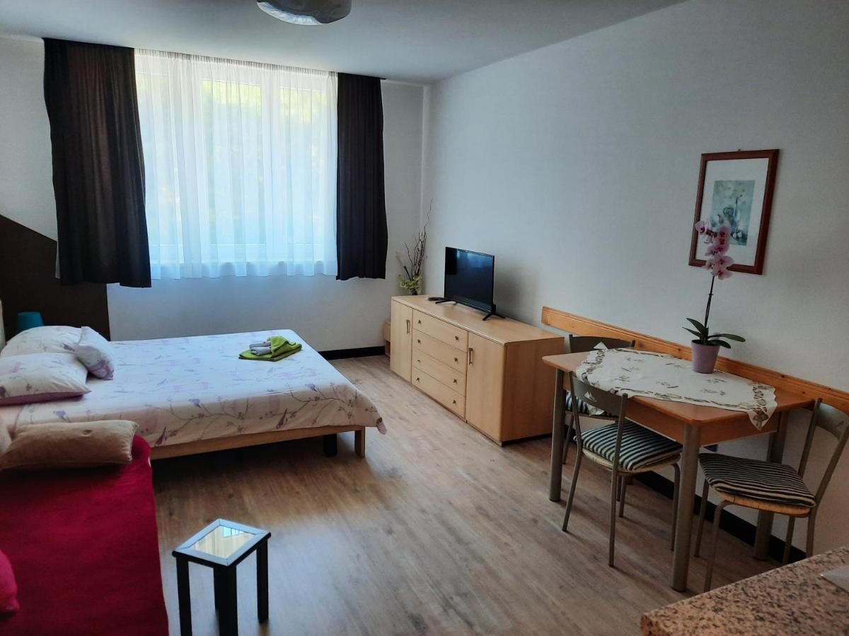 Apartmani Lorena Пула Экстерьер фото
