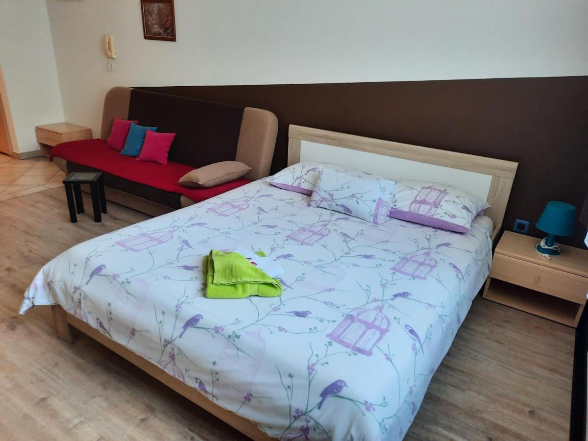 Apartmani Lorena Пула Экстерьер фото